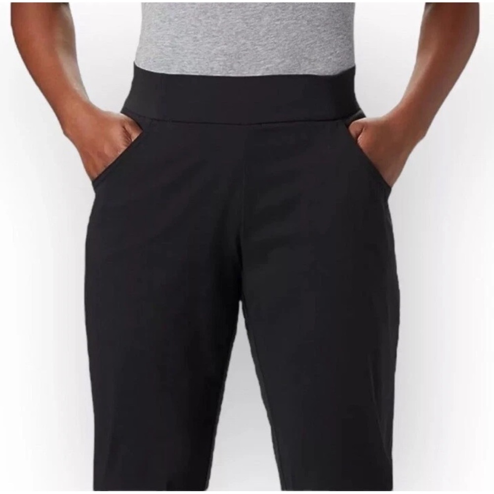 Columbia Women's Black Omni Shield Advanced
Repellency Hiking Capris - Sz 4 - Picture 2 of 9